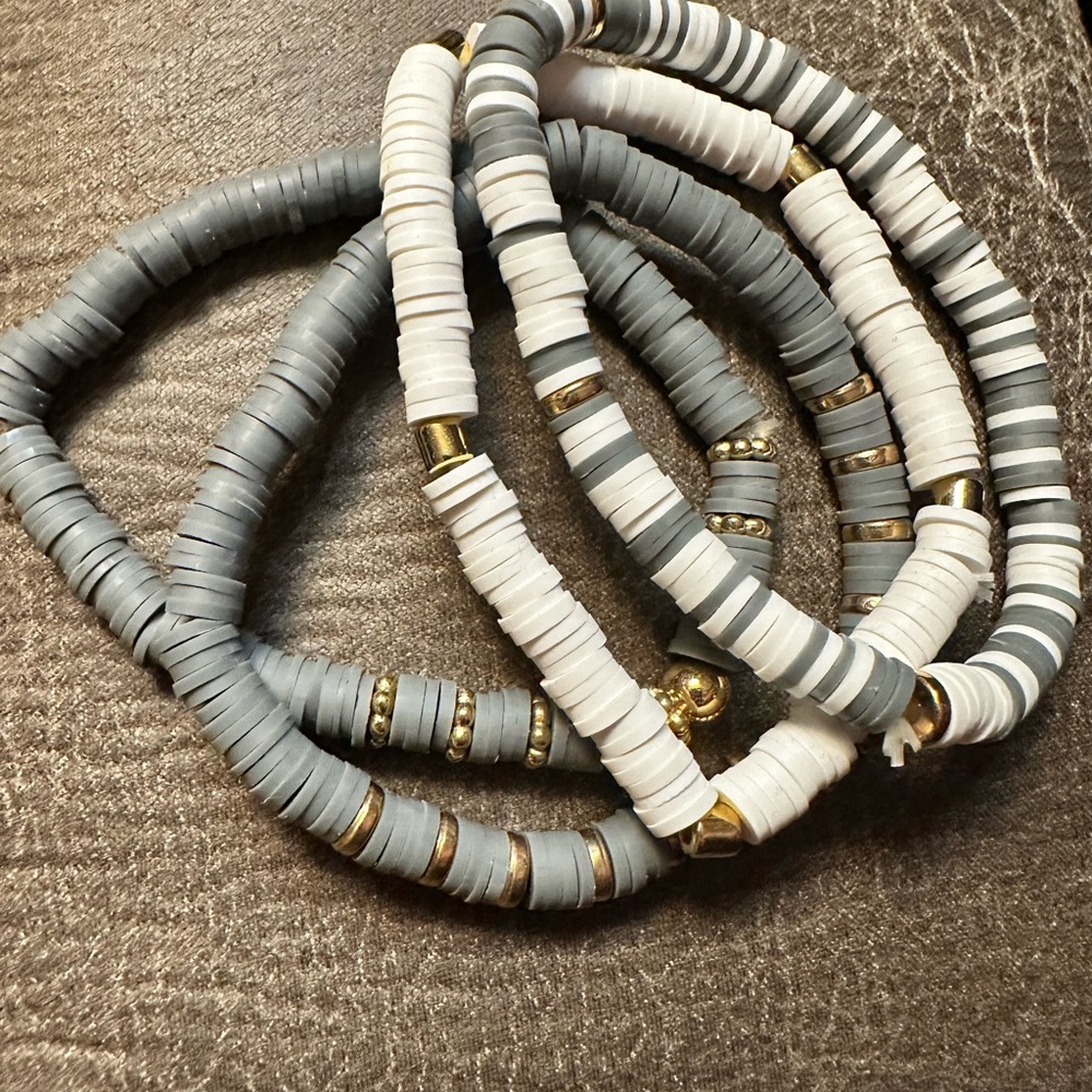 Elegant Gray and White Beaded Bracelet Set